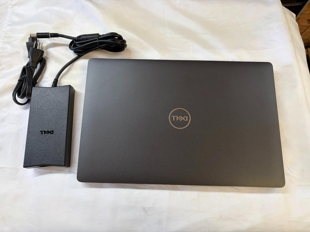 Dell Precision 3541 Intel Core i5-9400H Processor 4GB RAM 500GB HDD