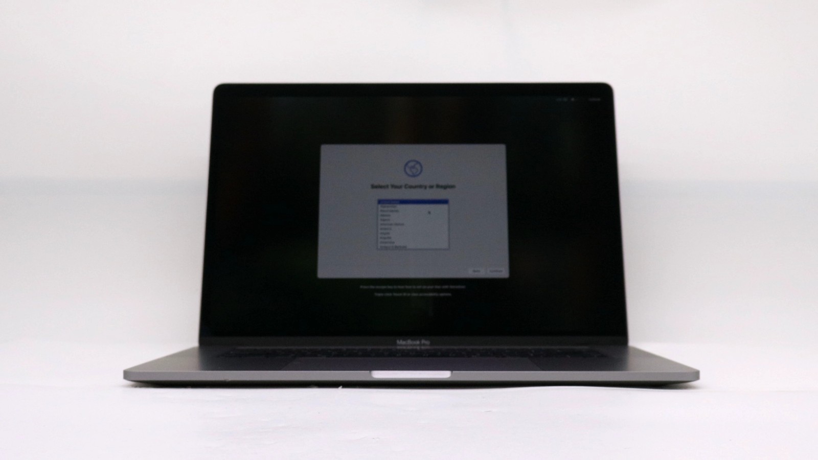 Apple Macbook Pro 15" i7-8850h 16GB 512GB READ DESC