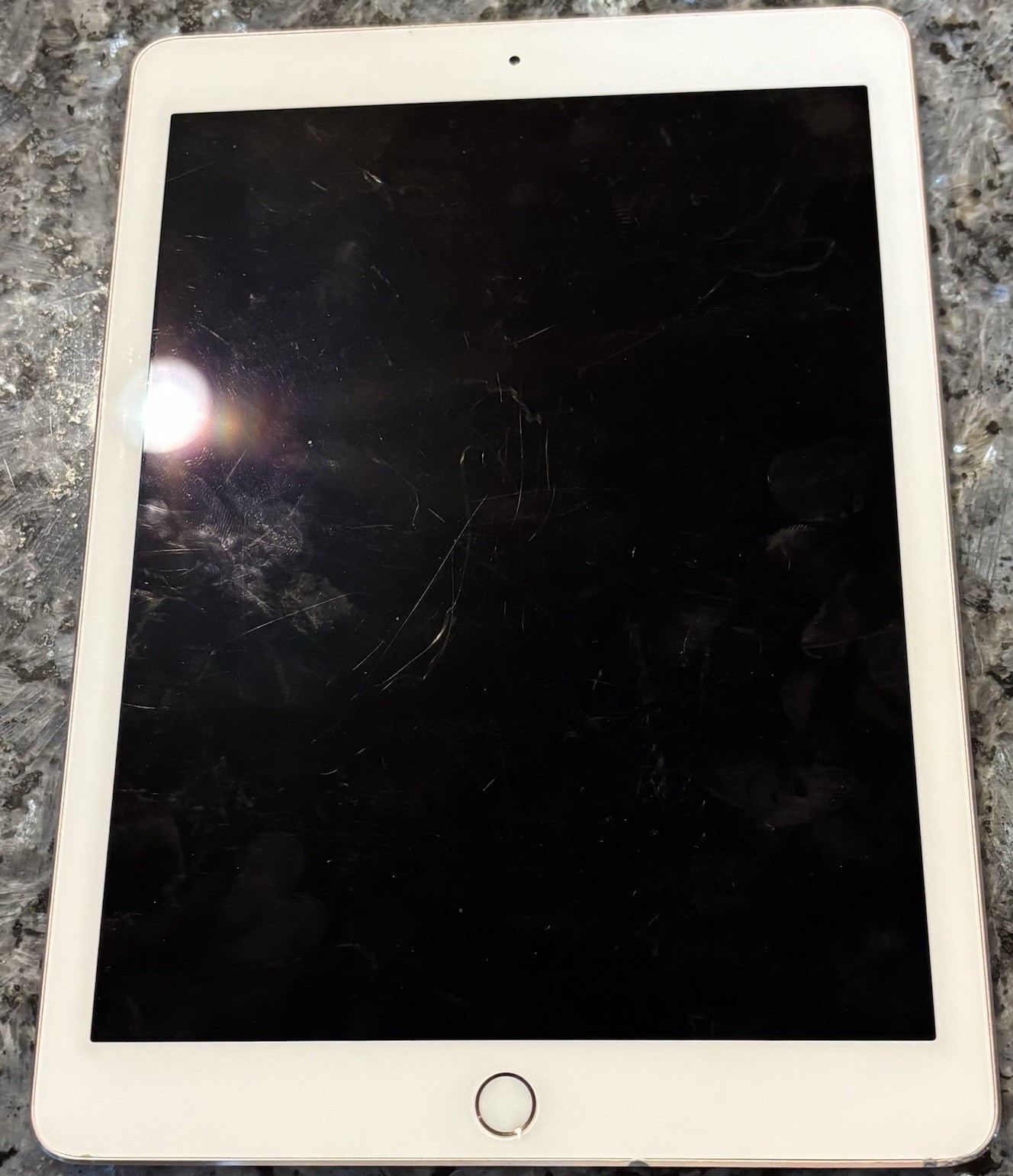 Apple iPad 9.7in 128GB Wi‑Fi Gold iOS Touchscreen bundle with adapter (A1673)