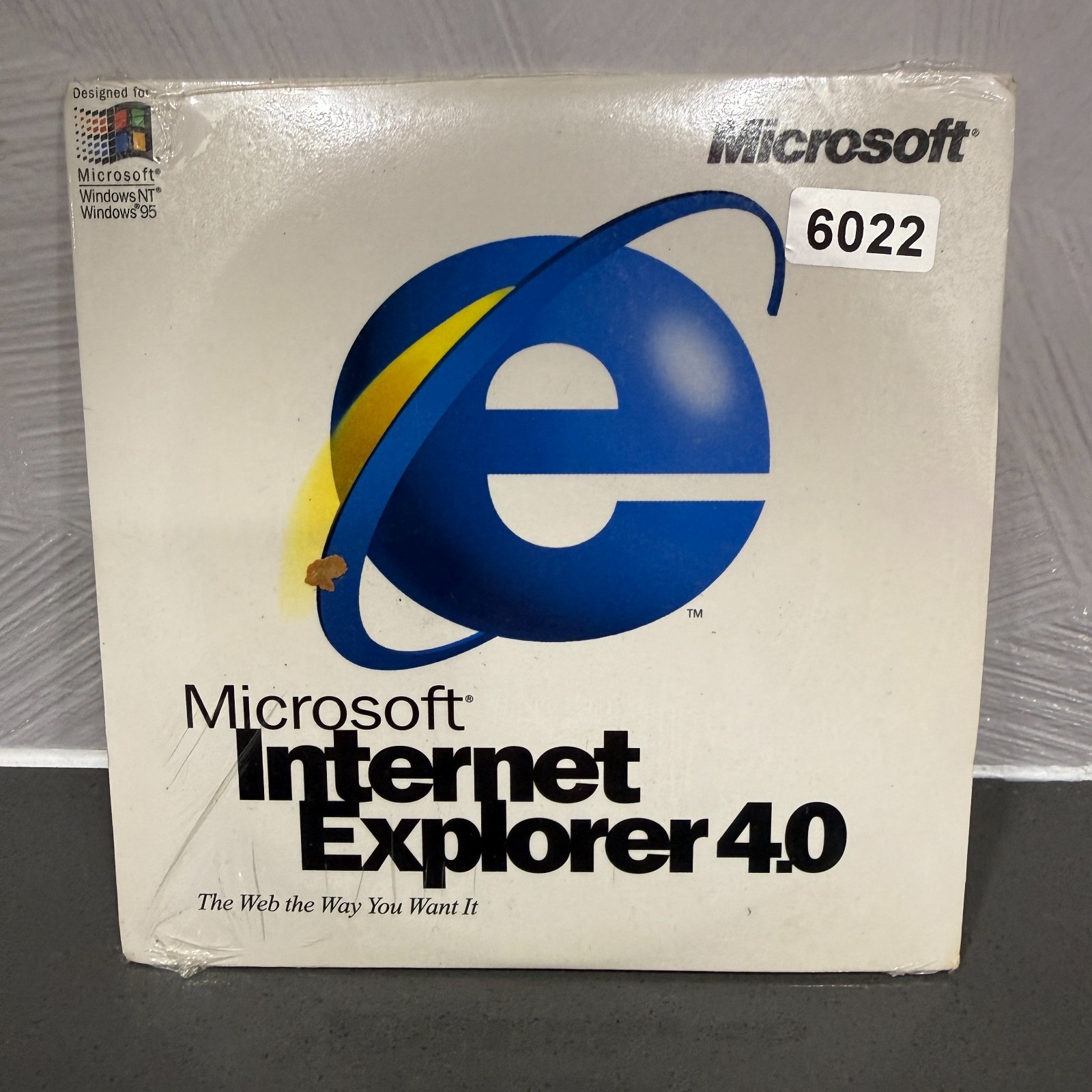 VINTAGE FACTORY SEALED MICROSOFT INTERNET EXPLORER 4.0 CD-ROM - NEW RARE BLUE CD