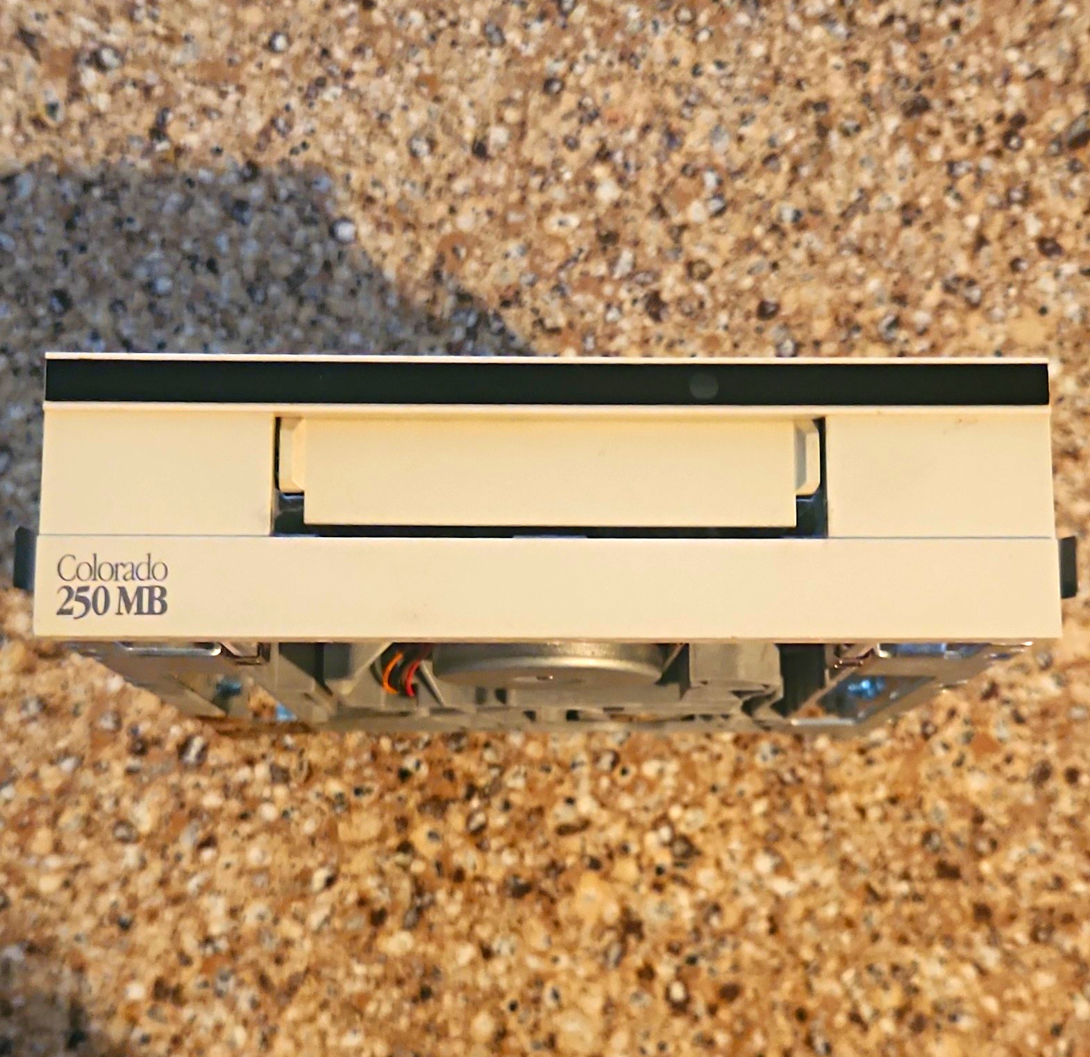 Colorado 250MB Travan Internal Tape Drive 5.25" IDE Beige Removable