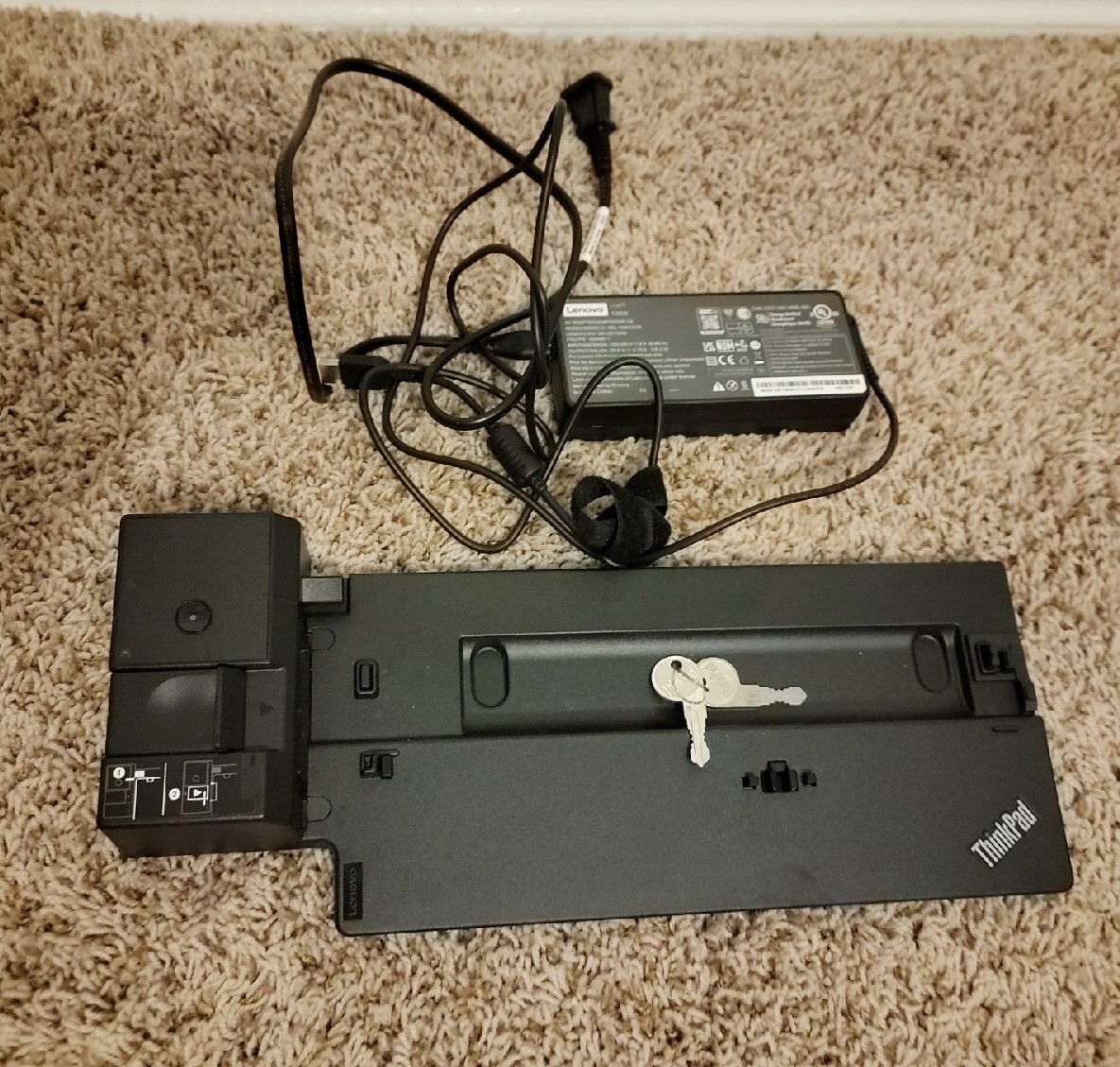 Lenovo 40AJ0135EU 40AJ0135US ThinkPad Ultra Docking Station 135W Power Adapter