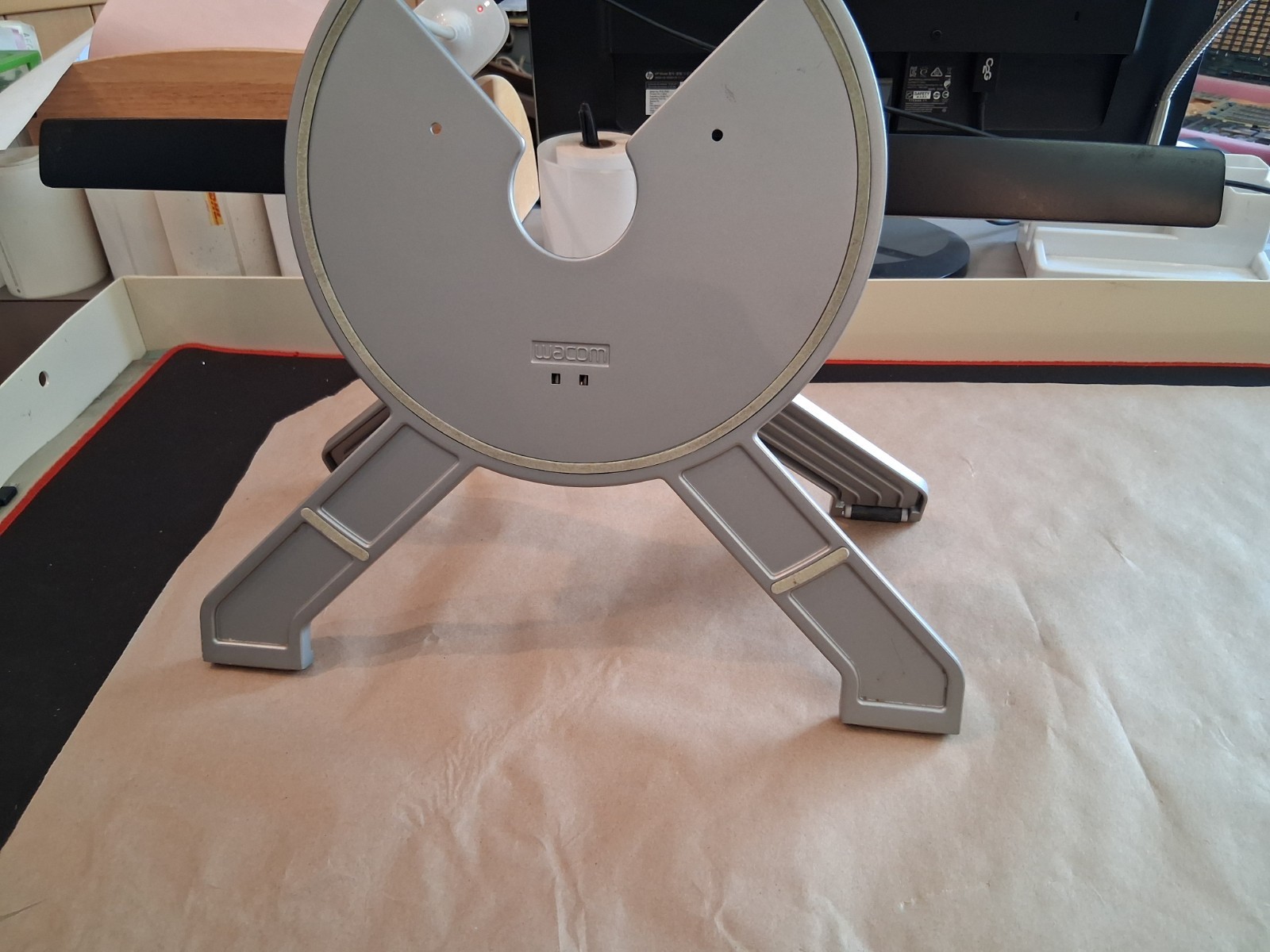 Wacom Cintiq 22HD DTK-2200/K Stand Only
