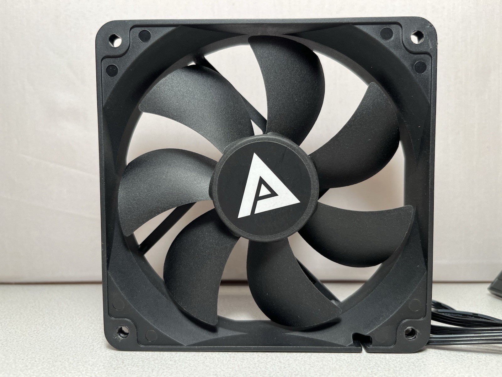 Apevia 120mm 4pin Molex & 3pin Motherboard Case Fan Black