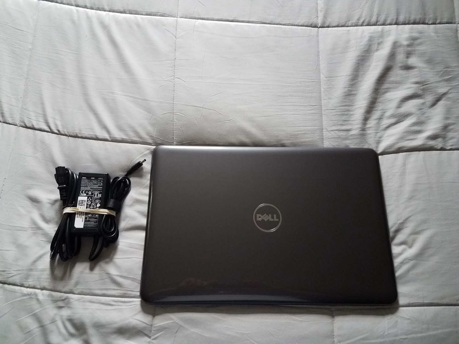 Dell Inspiron 5767 17.3" Laptop with Windows 11 home (3)vr