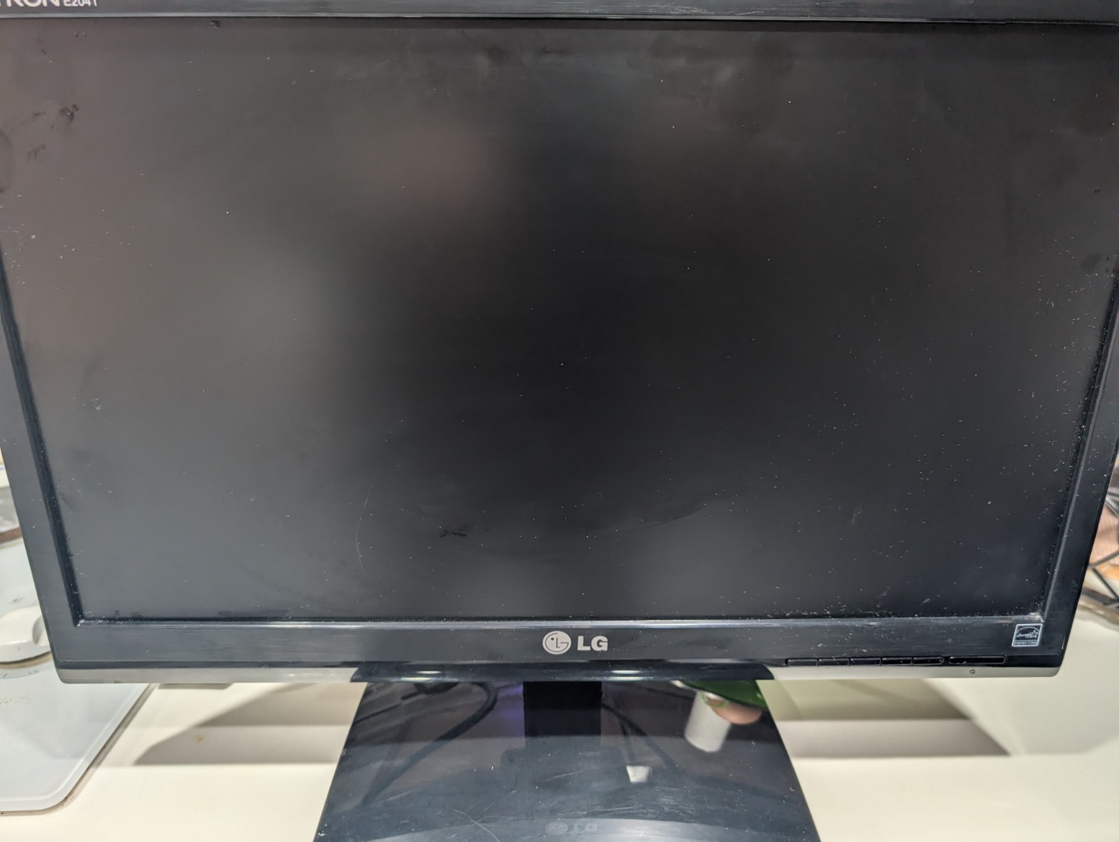 LG E2041T-BN LED LCD Monitor