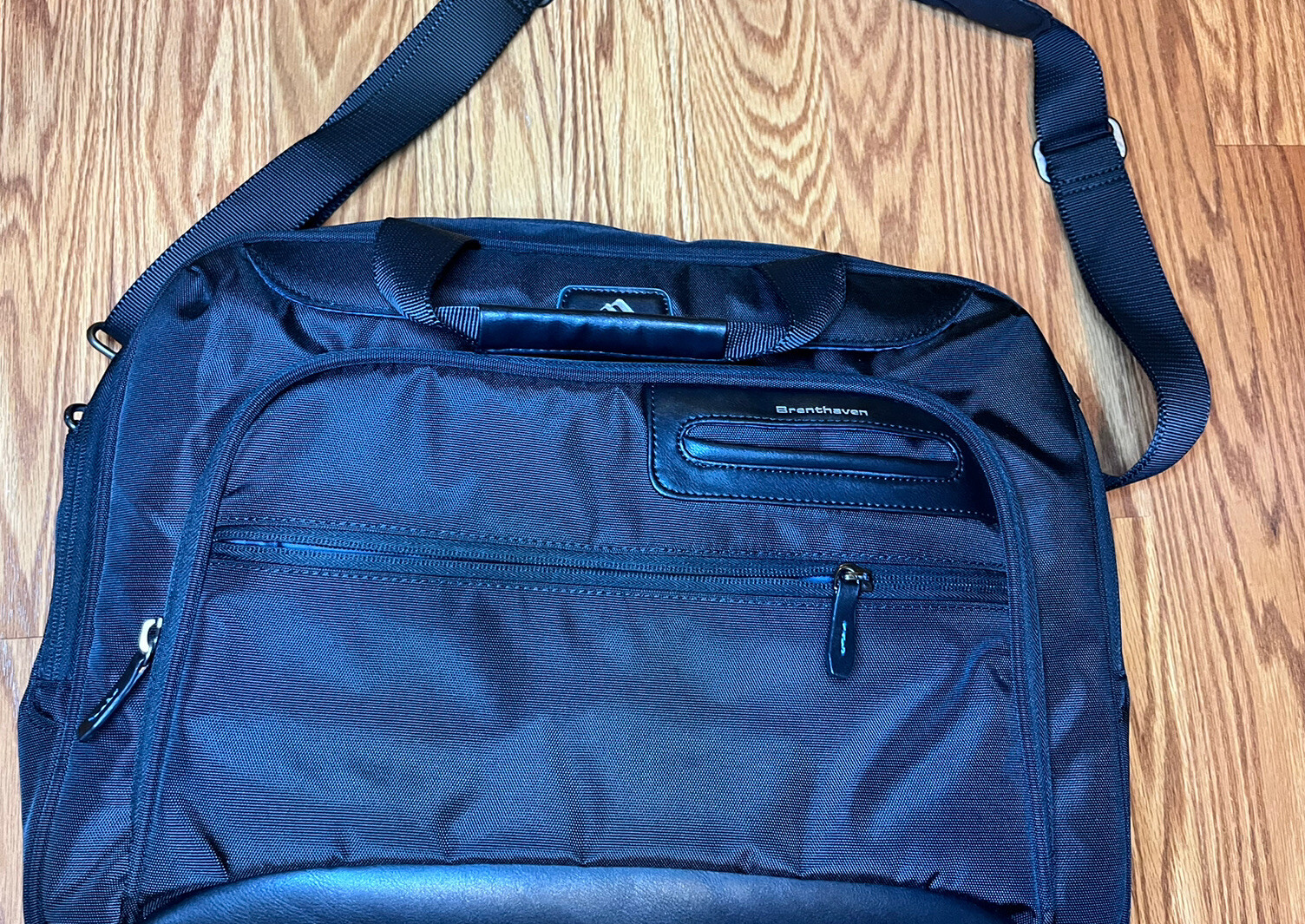 Brenthaven Elliot Deluxe Brief Travel Laptop Bag