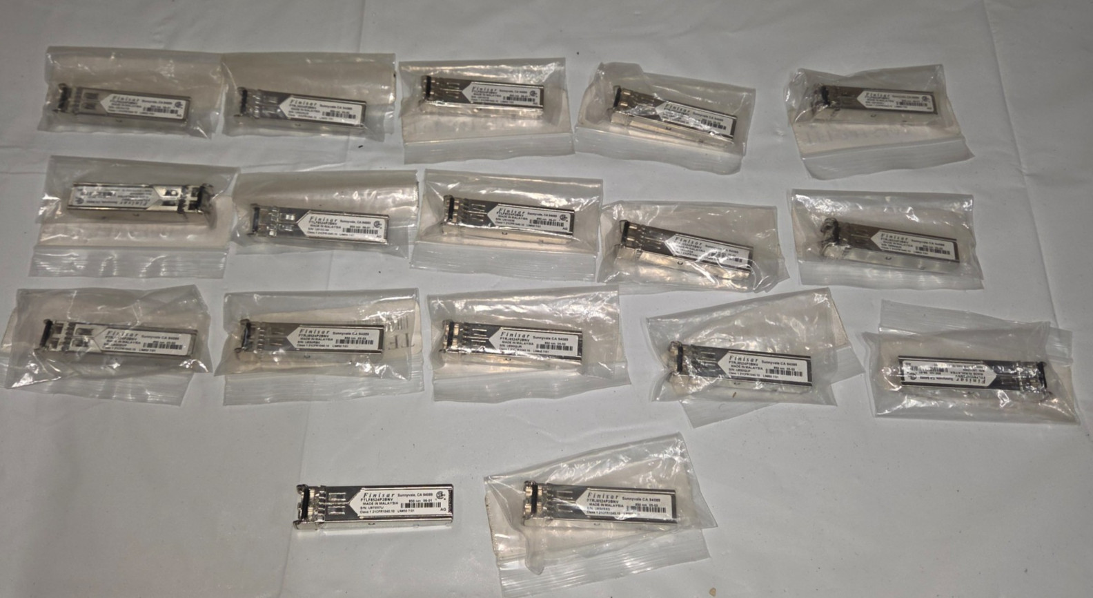Lot 17 Finisar FTLF8524P2BNV 4.25Gbps 850nm SFP LC Transceivers NEW