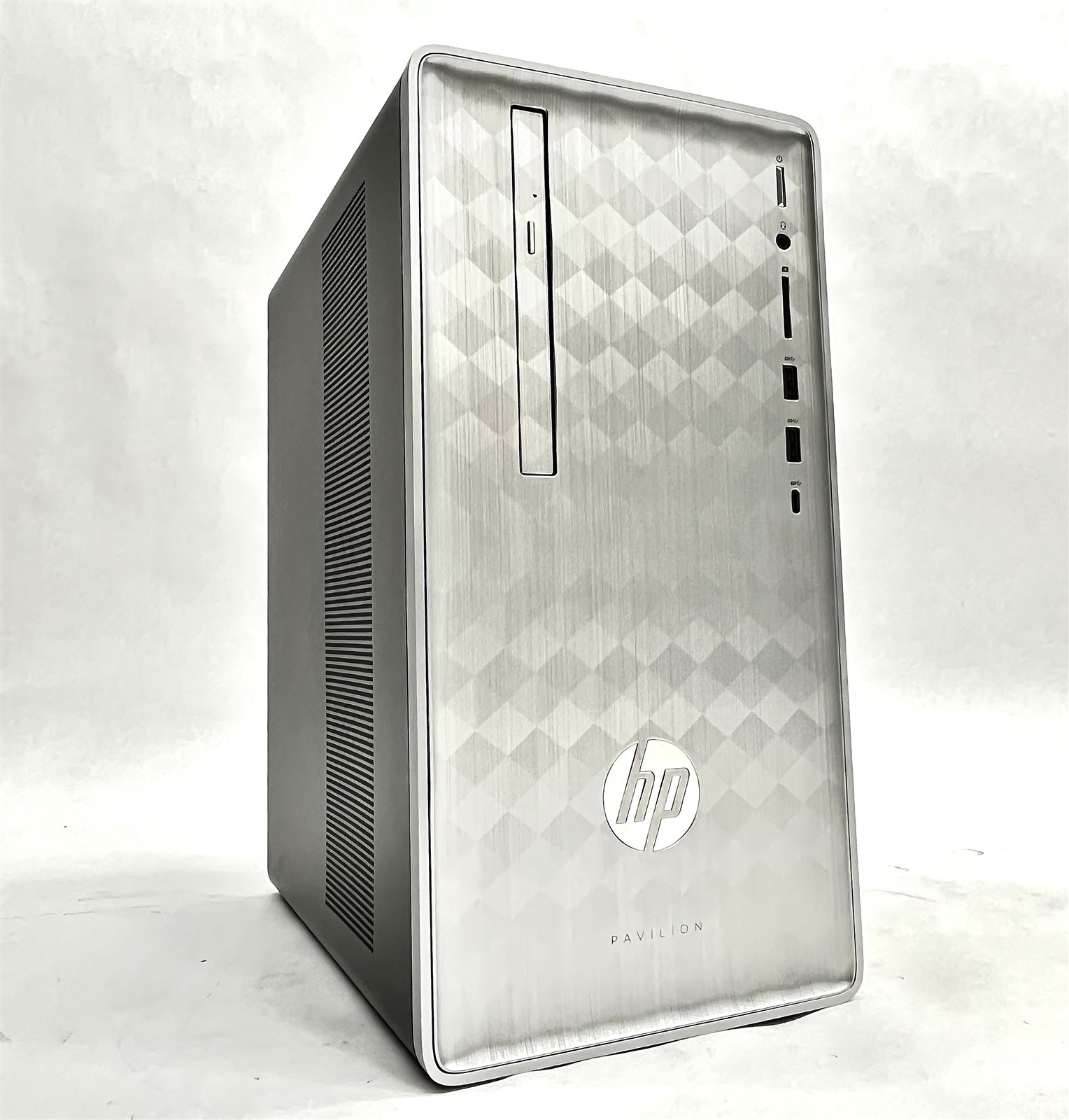 HP Pavilion Desktop 590-p0081c i7-8700 3.2GHz 12GB 512GB SSD W11 25H2 WiFi RX550