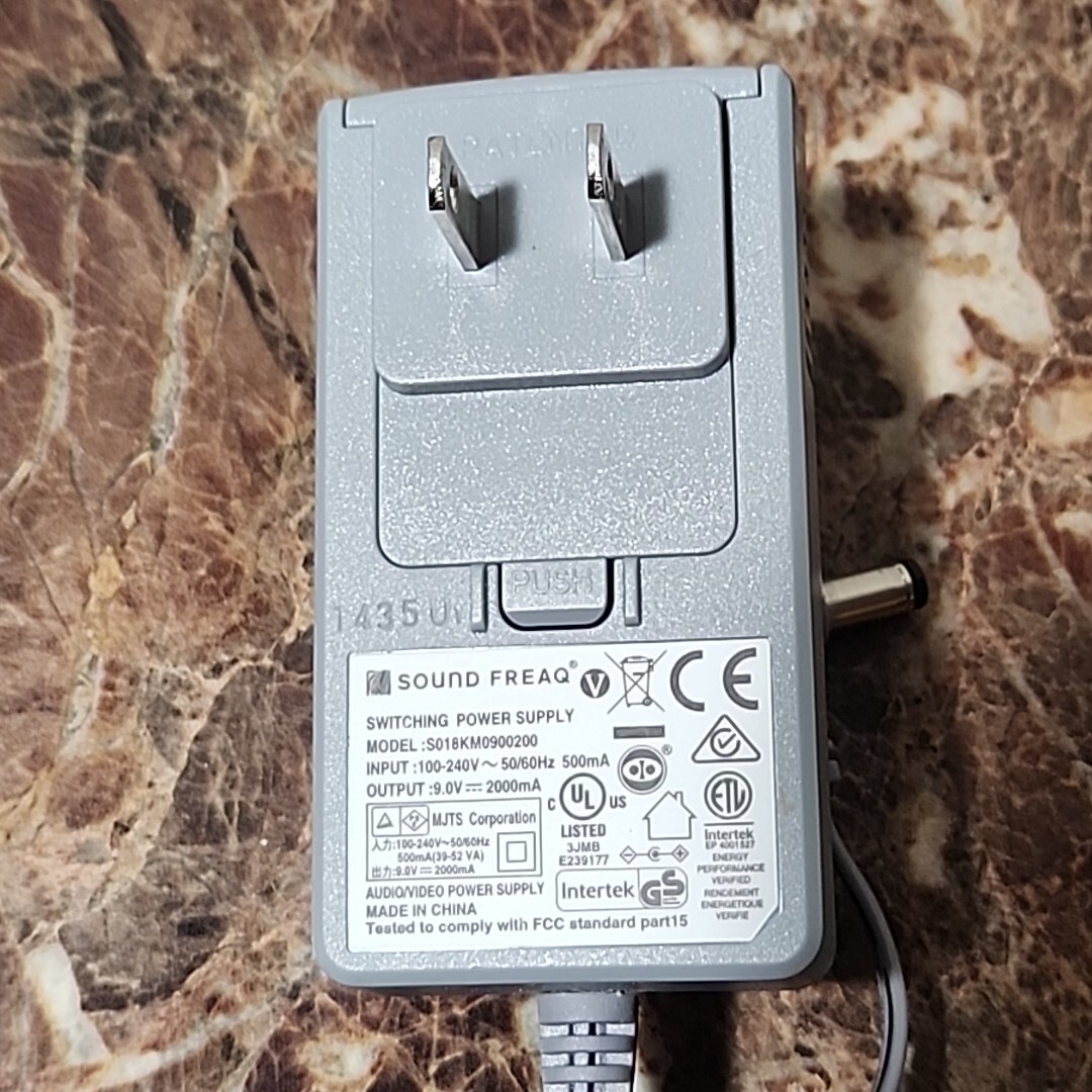 SoundFreaq AC Power Adapter S018KM0900200 9V 2000mA