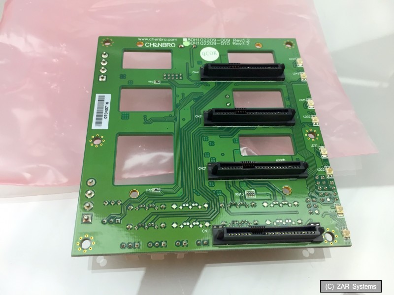 Genuine Chenbro 80H102209-010 80H102209 4x SATA 4x SAS Backplane, MINT, Bulk