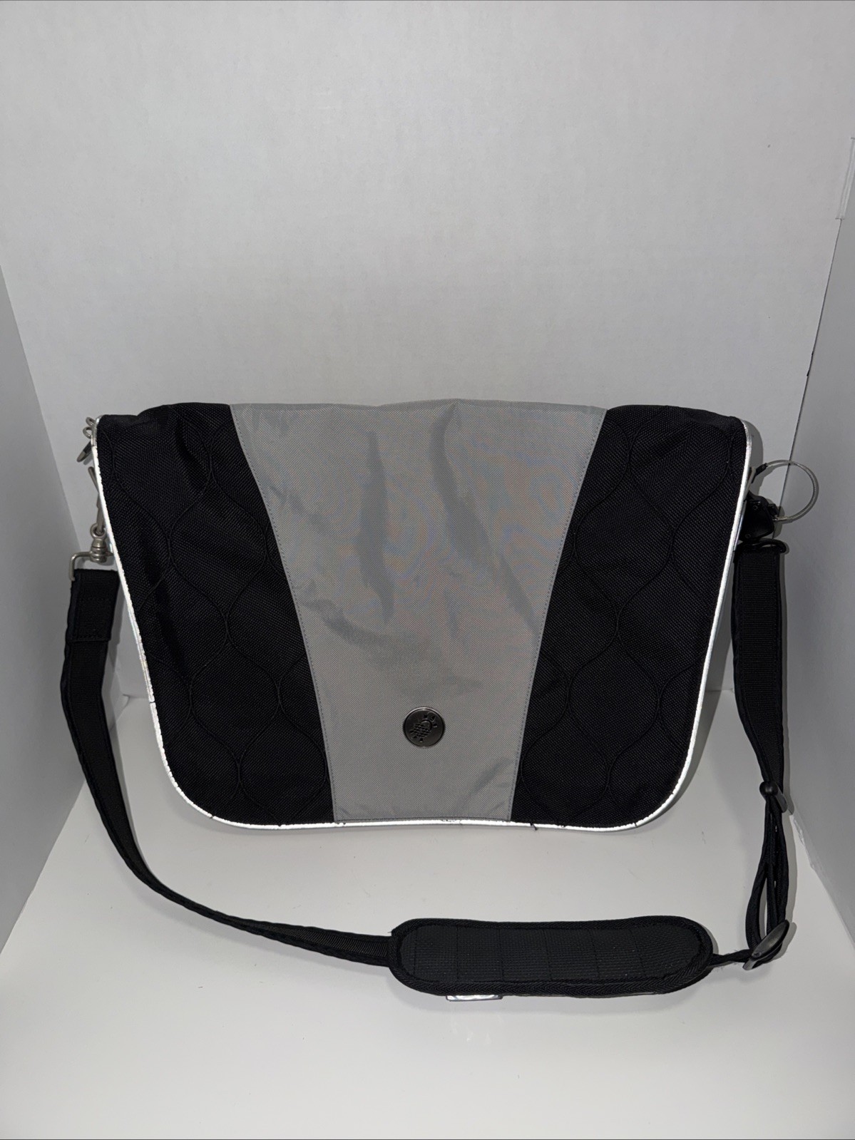 Pacsafe Meshsafe M200 go anti-theft crossbody bag Black And Grey