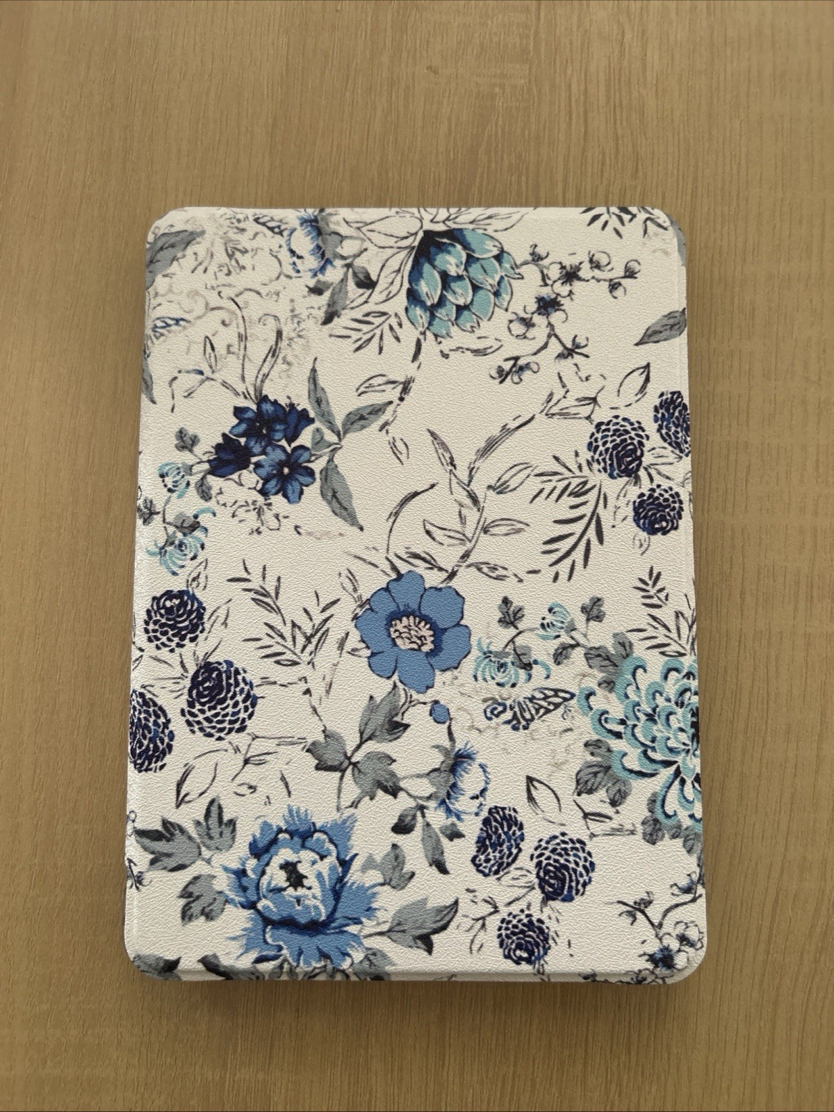 MOKO Case for KINDLE PAPERWHITE 2021,  11th GENERATION. Floral.