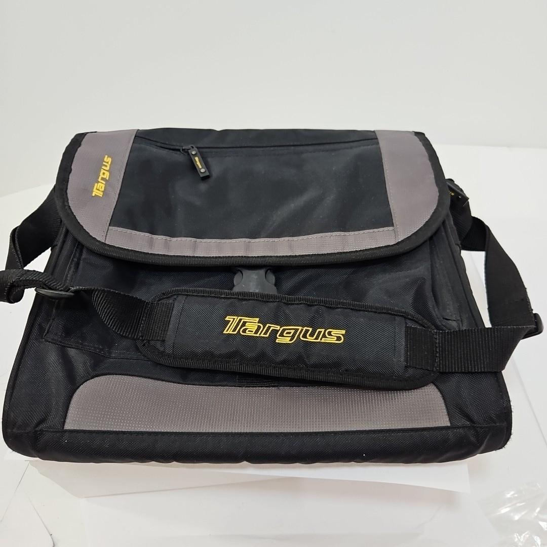 Targus CityGear Mini Messenger Bag Laptop Soft Case 13.5”x12” Tcg213t-10