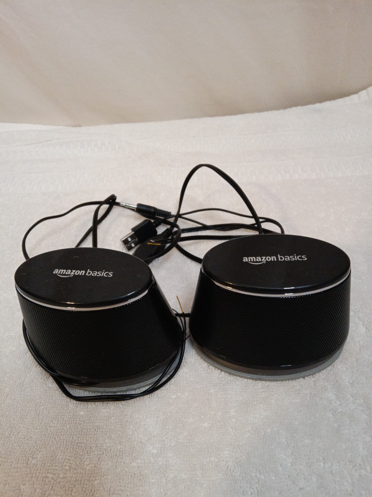 Amazon Basics USB-Powered Computer Speakers (Model V620BLACK)
