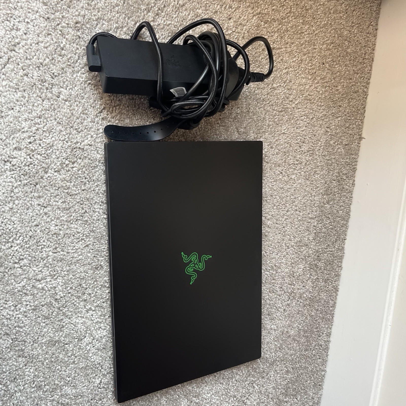 Razer Blade 16 120Hz UHD+ 2024 i9-14900HX 64GB RAM 4TB NVIDIA RTX 4090 Excellent