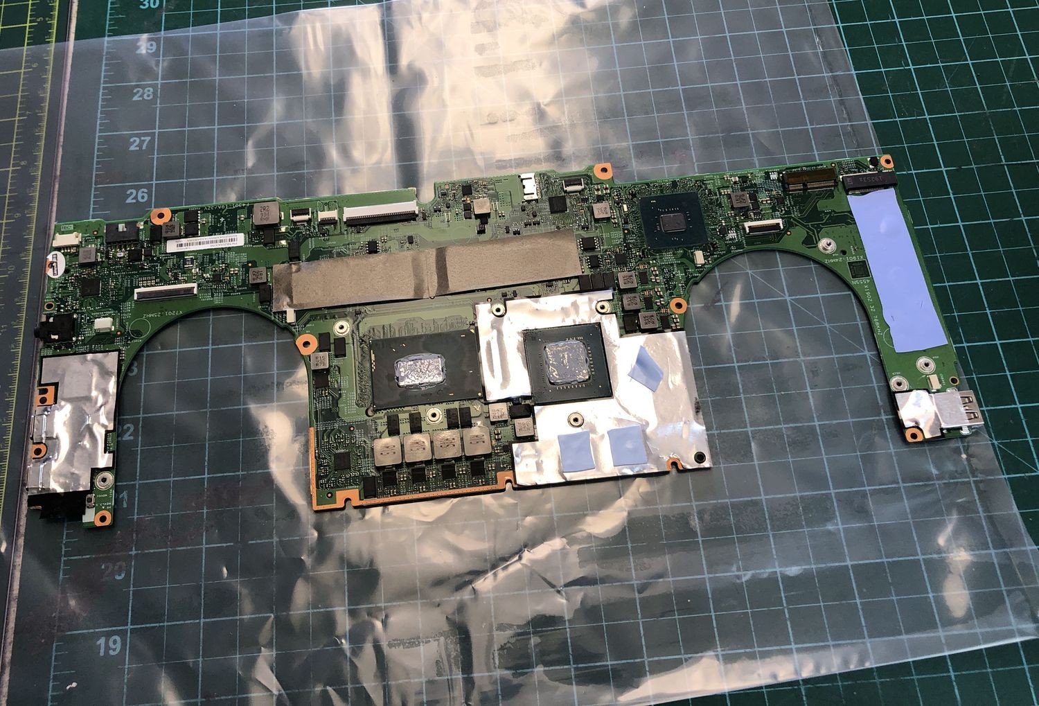 Lenovo Yoga C940-15IRH i7-9750H 2.6Ghz Motherboard 16GB GTX1650 4GB 5B20S43056