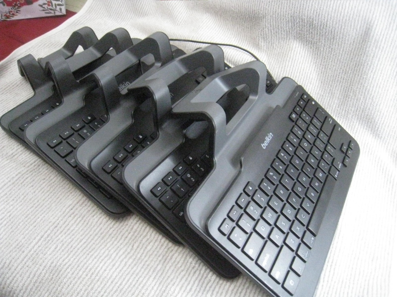 Lot of 5x BELKIN Wired Keyboard with Stand for iPad w Lightning Connector B2B130