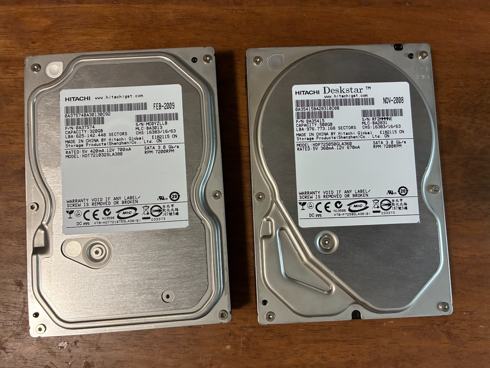 Lot of 2 - Hitachi Deskstar HDD  500gb & 320gb SATA 3.5 in SATA drives 7200 RPM