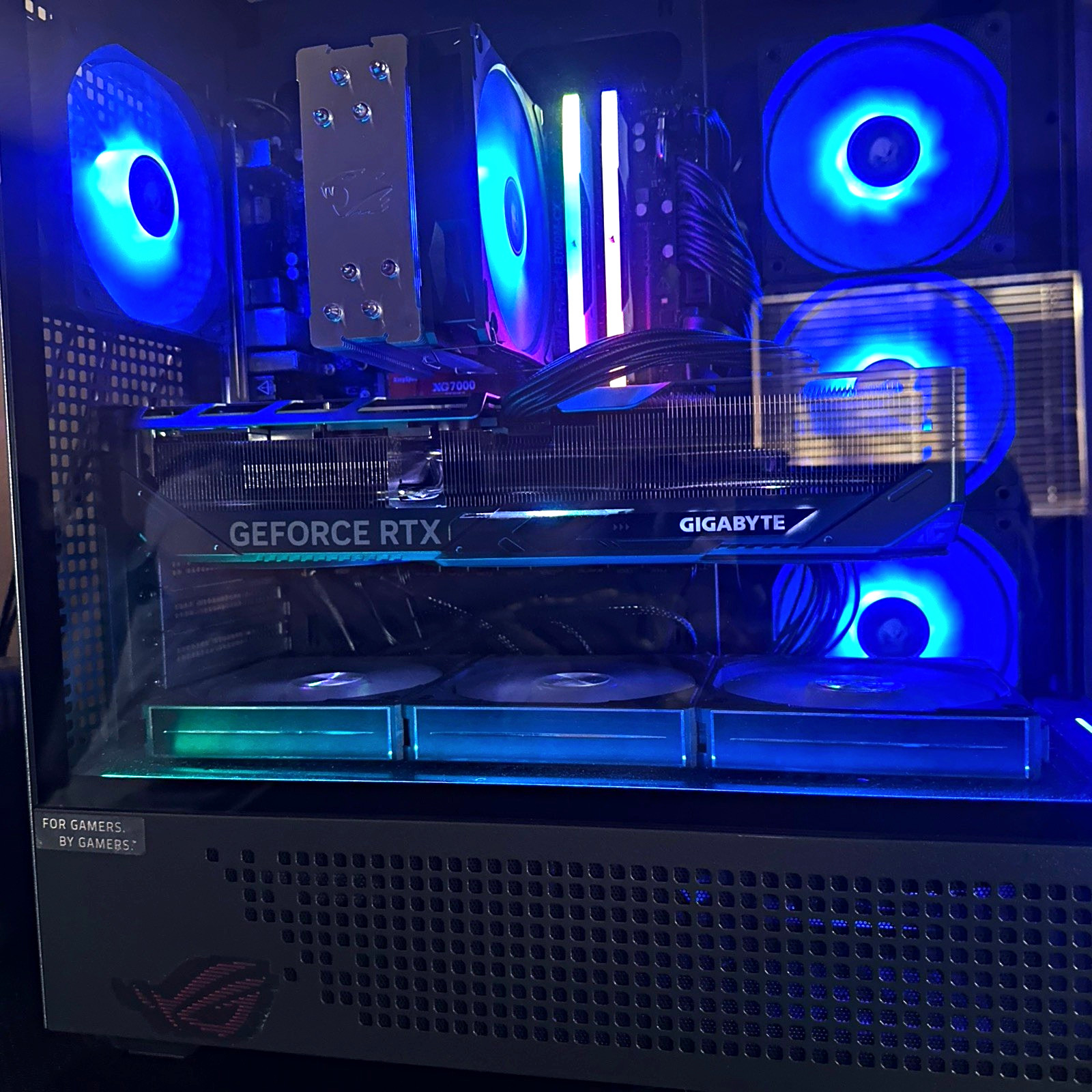 Custom Gaming PC RTX 5070 TI I7 14700F 4TB NVME 32GB DDR5 6000 Windows 11 RAZER