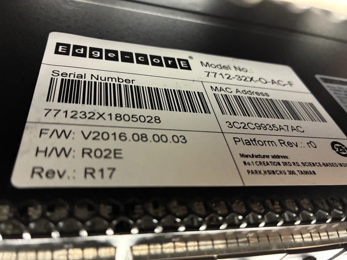EDGE CORE 7712-32X-O-AC-F 32-Port 100GbE AS7712-32X Network Switch