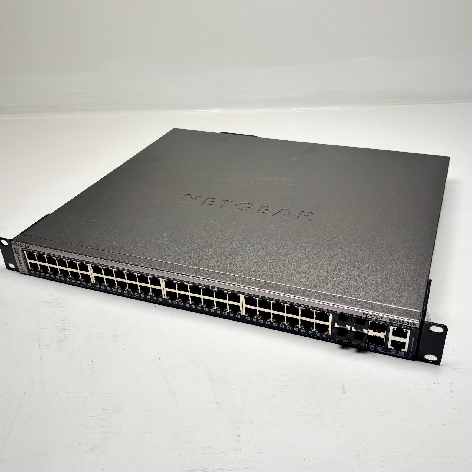 NETGEAR PROSAFE M5300-52G NETWORK SWITCH