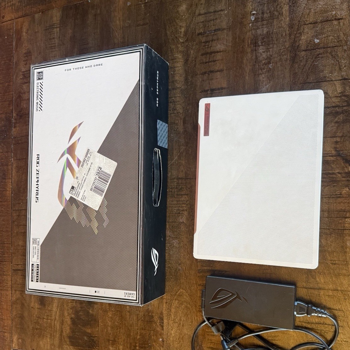 ASUS ROG Zephyrus 15.6" White Ryzen 9 RTX g force 4060 Gaming Laptop Win 11 