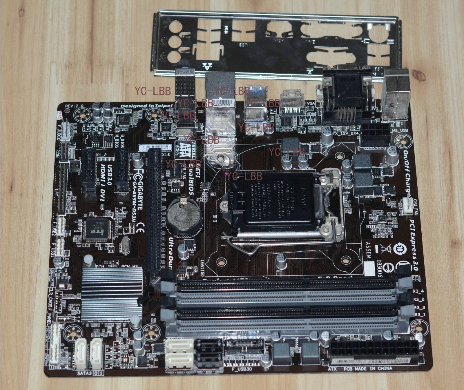 Gigabyte Motherboard GA-B85M-DS3H LGA1150 MicroATX DDR3