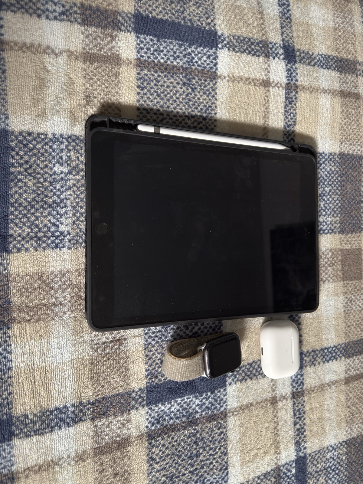 iPad 3rd Gen W/ Apple Pencil Apple Watch Series 5, AirPod Pros 1st Gen 