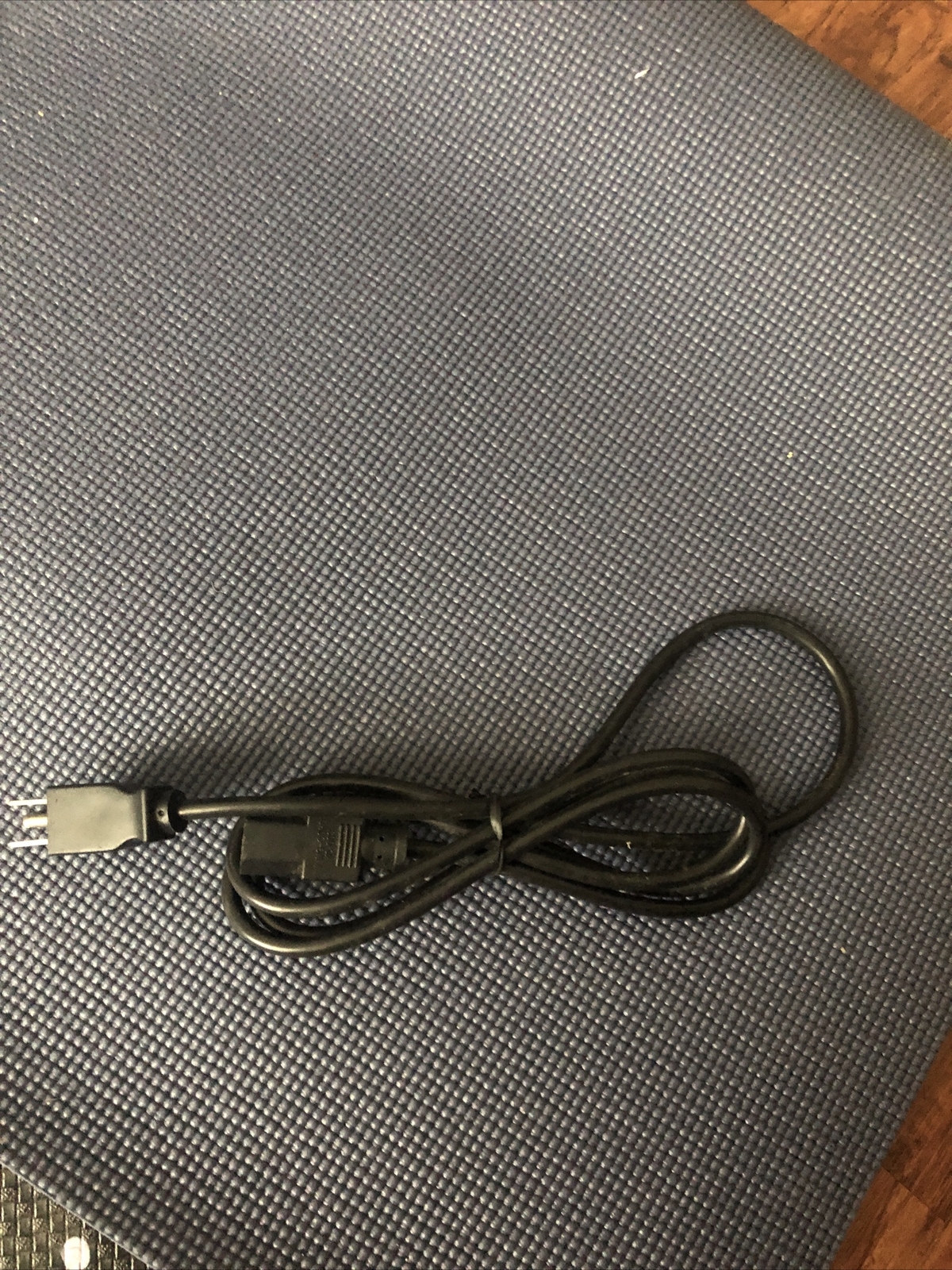 King-Cord Power Cord 13A/125V KC-003 4 Feet Long Pre-owned