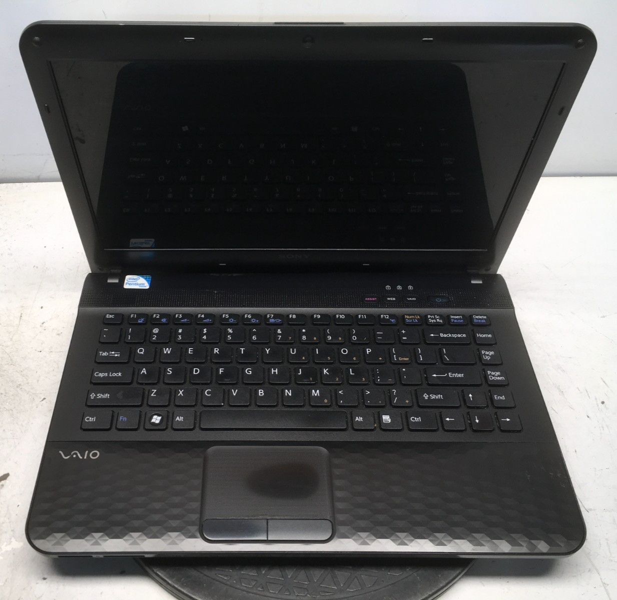 Sony Vaio VPCEG21FX Intel Pentium B950 2.1GHz 4 GB NO HDD No Batt