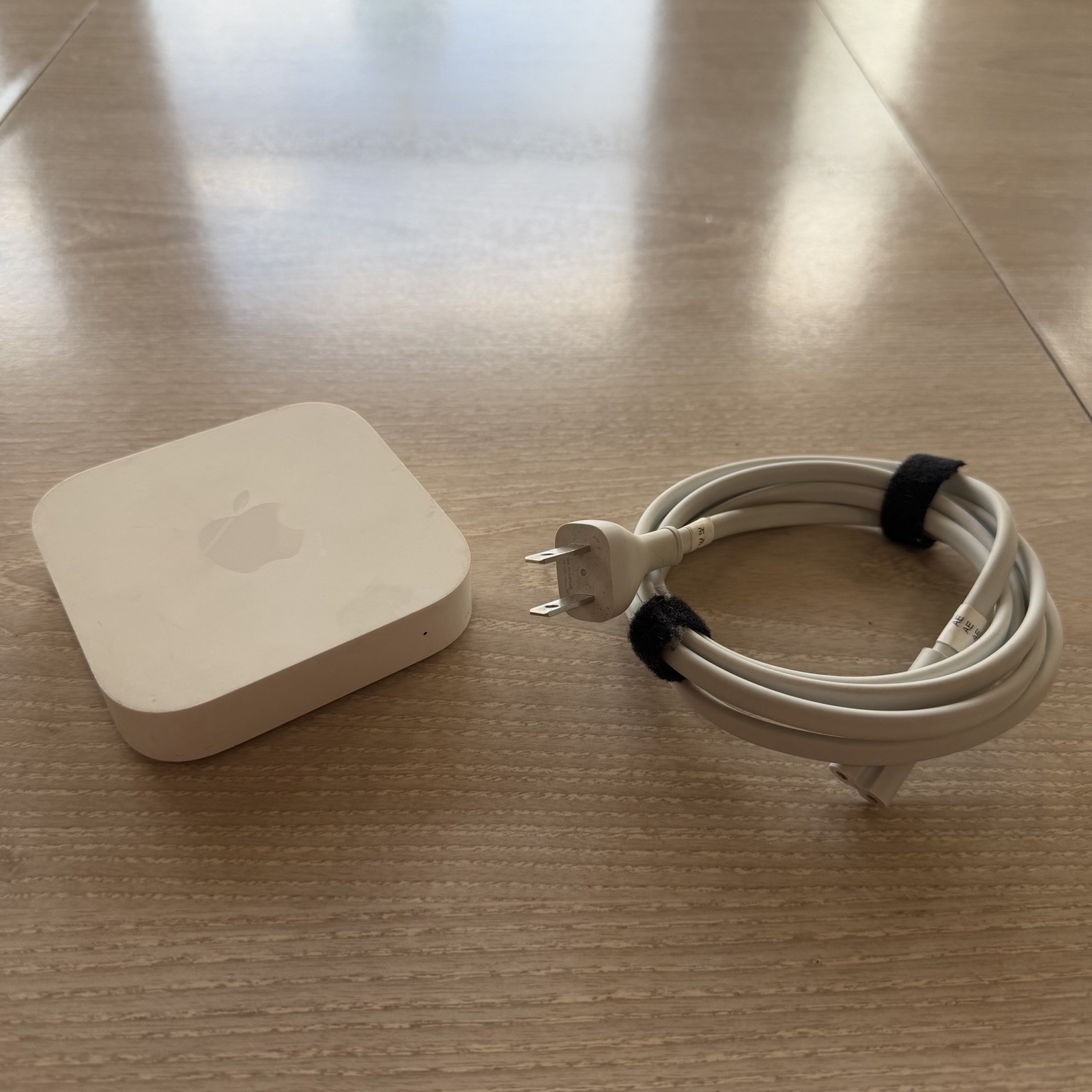Apple Airport Express A1392 2nd Gen 802.11n WiFi Router
