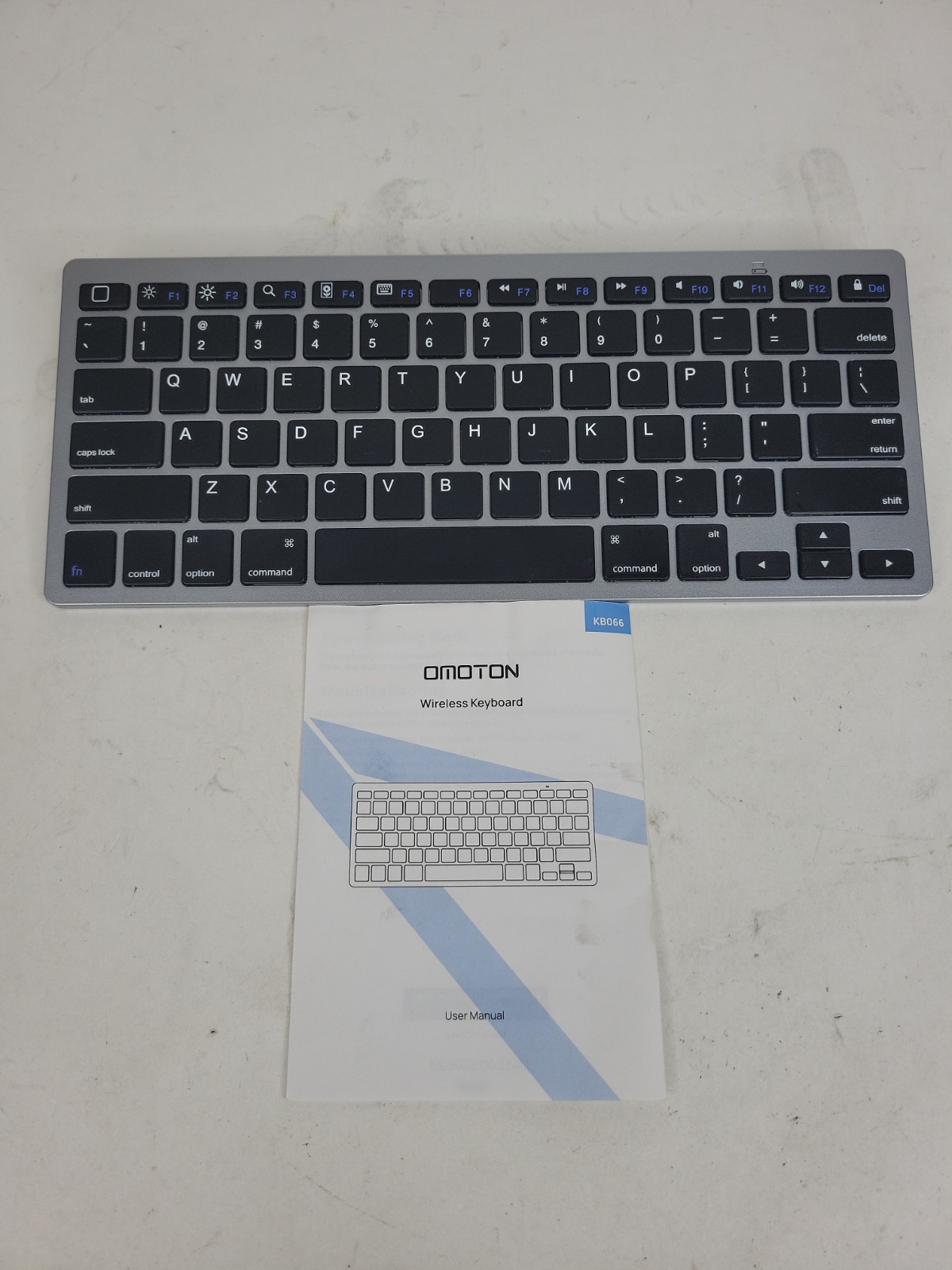 Omoton KB066 Bluetooth Wireless Keyboard for Android and iOS/silver Black Keys