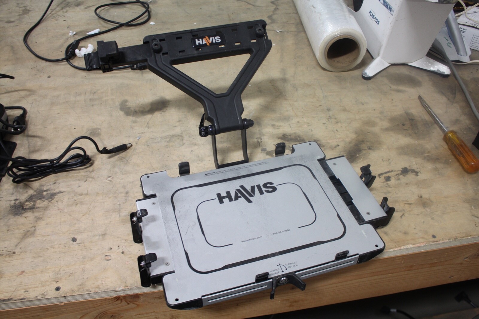 Car truck laptop mount stand with Havis UT-101 dock station