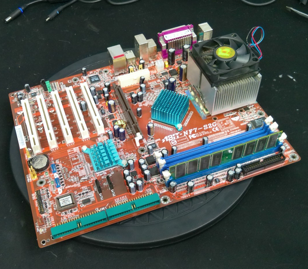 ABit NF7‑S2G Motherboard W/ AMD AXDA2600DKV3D, Heatsink, Fan & RAM