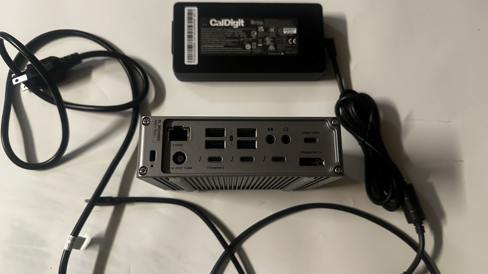 CalDigit TS4 Thunderbolt 4 Docking Station Gray USB-C/USB-A DP Ethernet Card