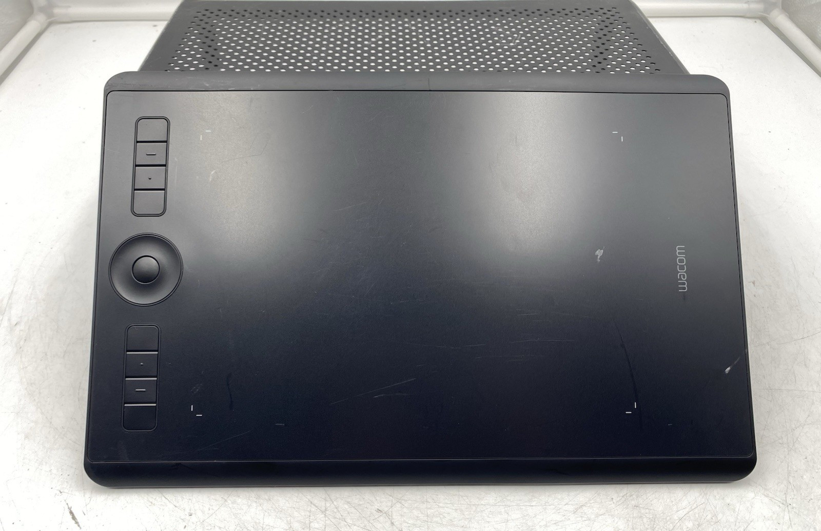 Wacom Intuos Pro Medium Drawing Tablet PTH-660 Tablet Only