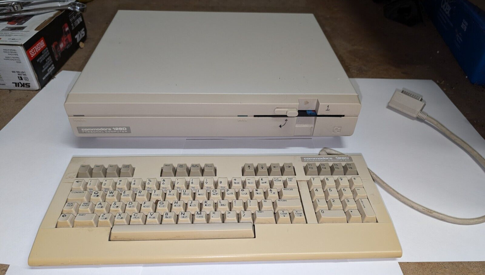Vintage RARE Commodore 128D Computer + Keyboard WORKS C64 C128 C128D SEE VIDEO