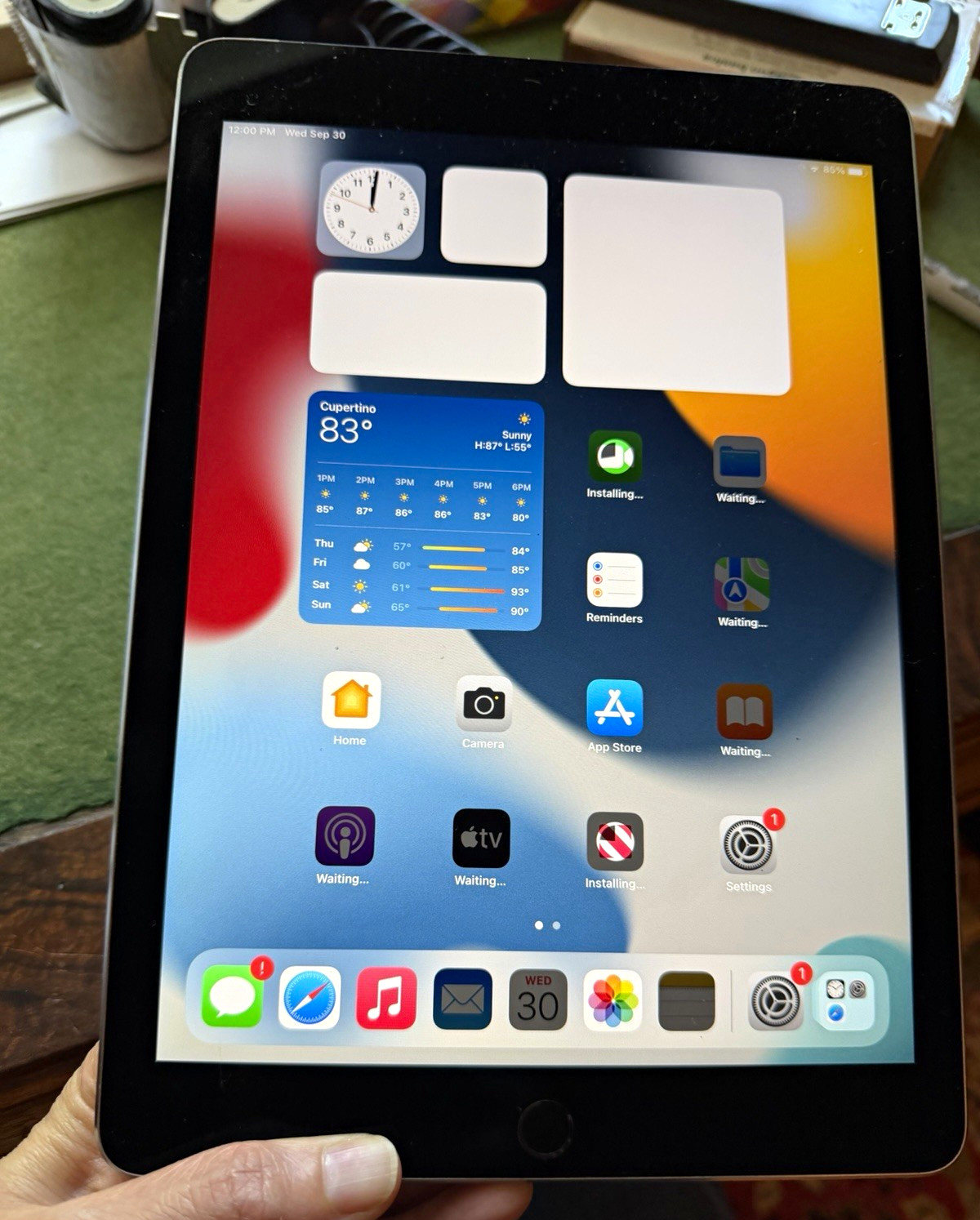 Apple iPad Air 2 64GB WiFi + Cellular 9.7” Silver A1567 MGJY2LL/A Working