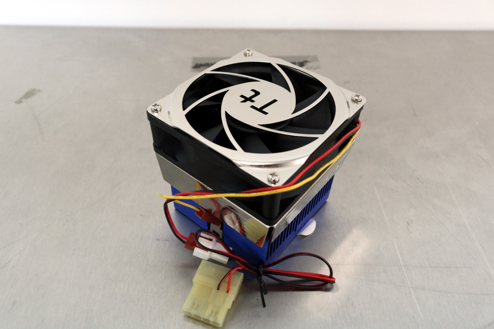 Thermaltake VOLCANO 7 Intel/AMD Heatsink Cooling Fan With in original box