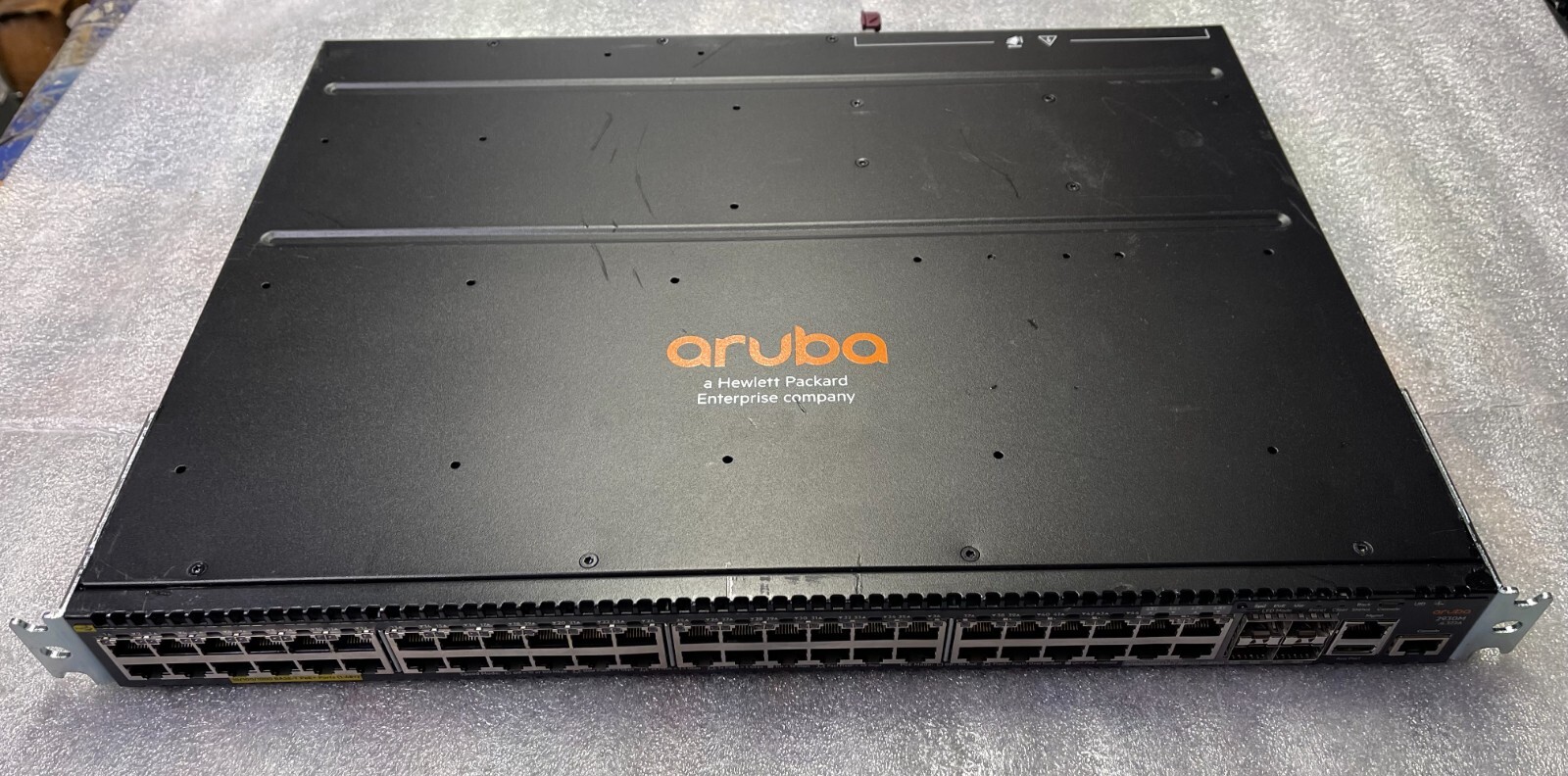 HPE Aruba JL322A 2930M 48G PoE+ 1-slot Switch No power supply rackear USED