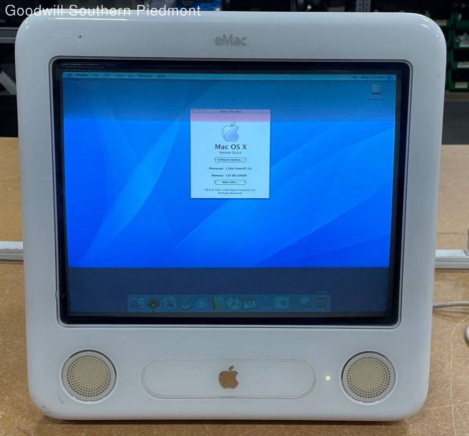 Apple eMac G4 M8950LL/A 1.0GHz PowerPC G4 128MB RAM 60GB HDD Mac OS Tiger - Read