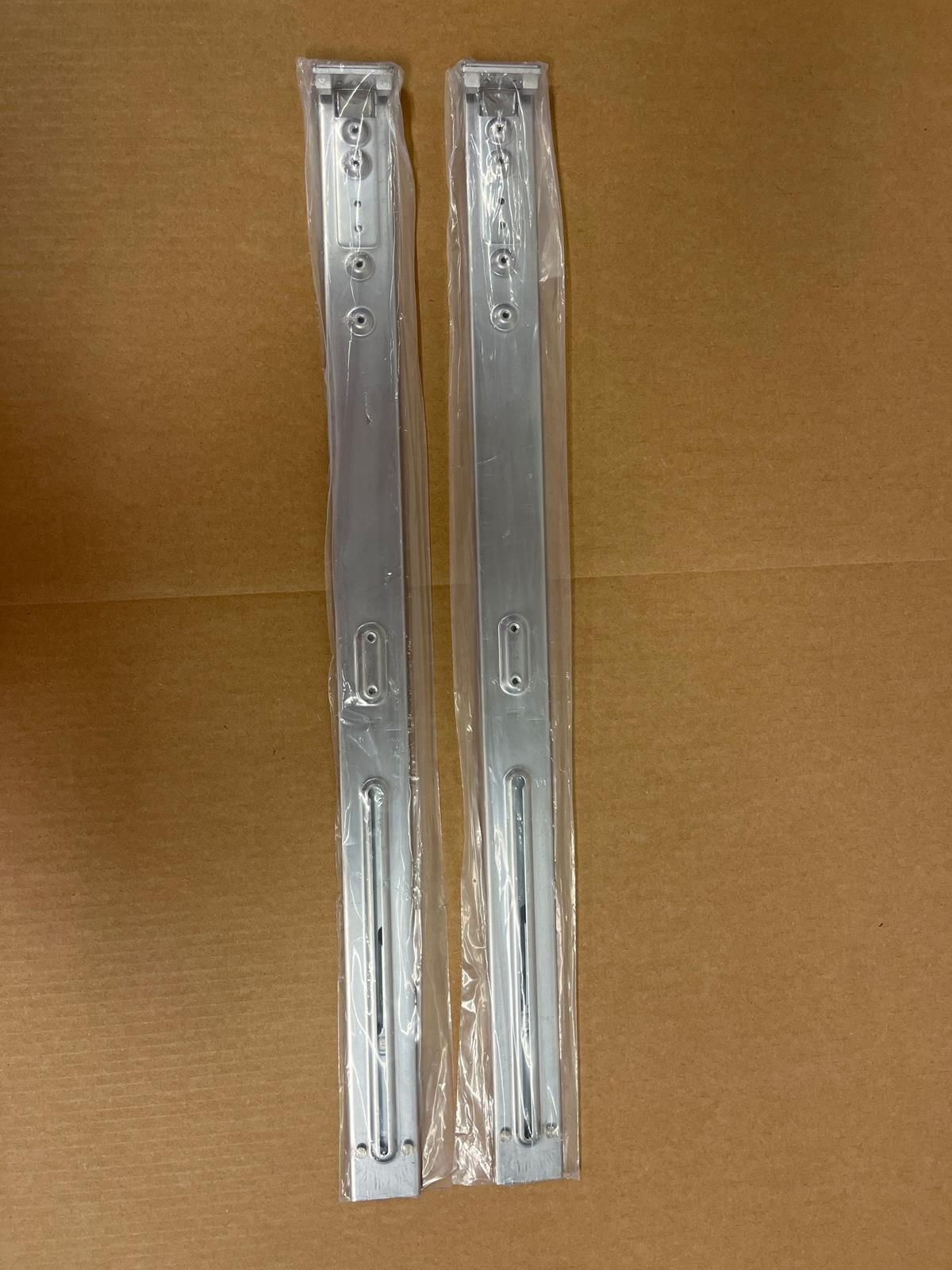 SUPERMICRO SET OF 01-SC81398-XX00C102 RAILS, NO SCREWS
