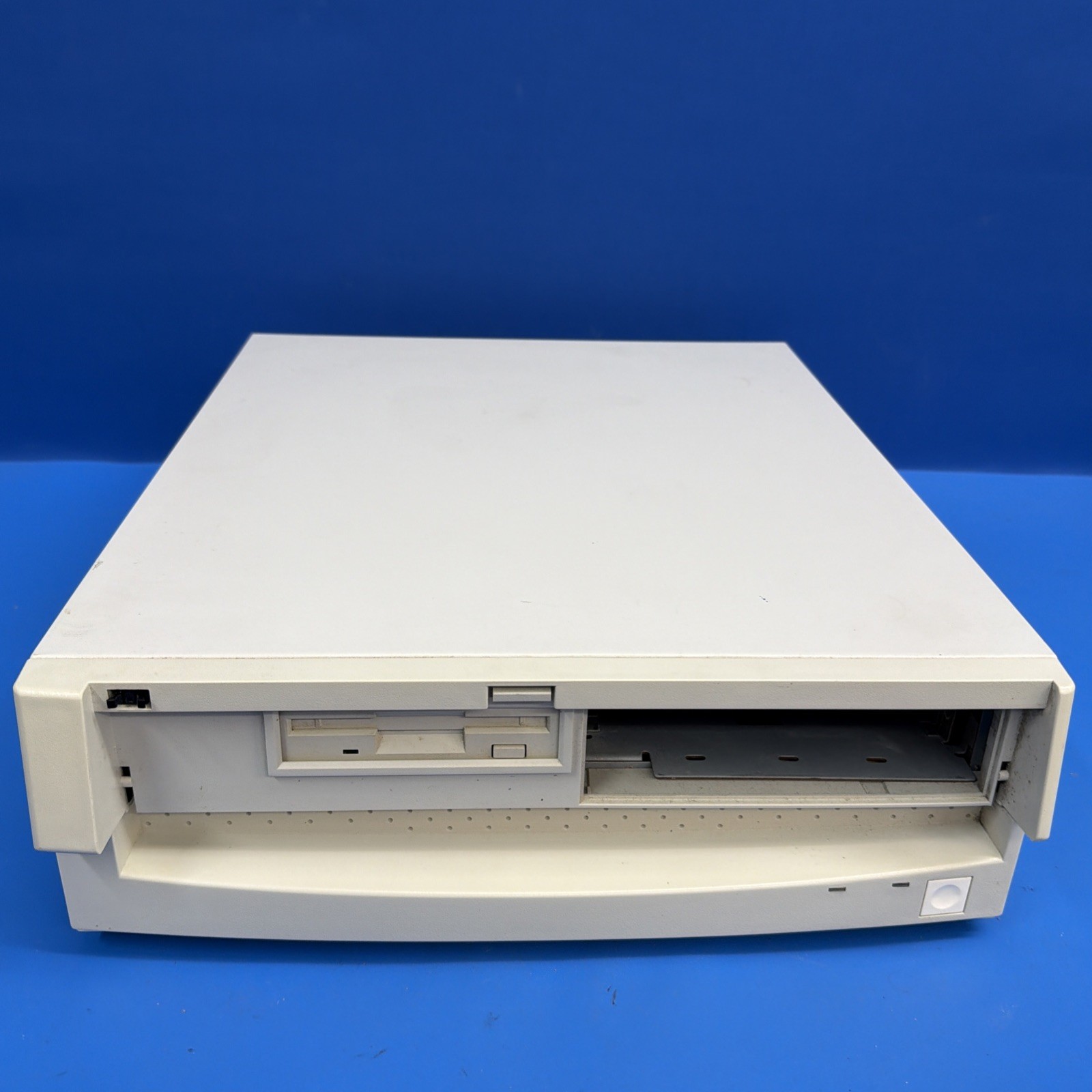 Vintage IBM Aptiva 2144-M51 Pentium 100MHz 64MB Desktop For Parts. Read