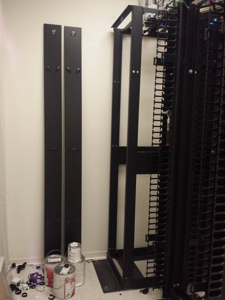 CHATSWORTH HIGH QUALITY 7' 45U FULL NETWORK & SERVER RACK BLACK W/ CABLE MGMT