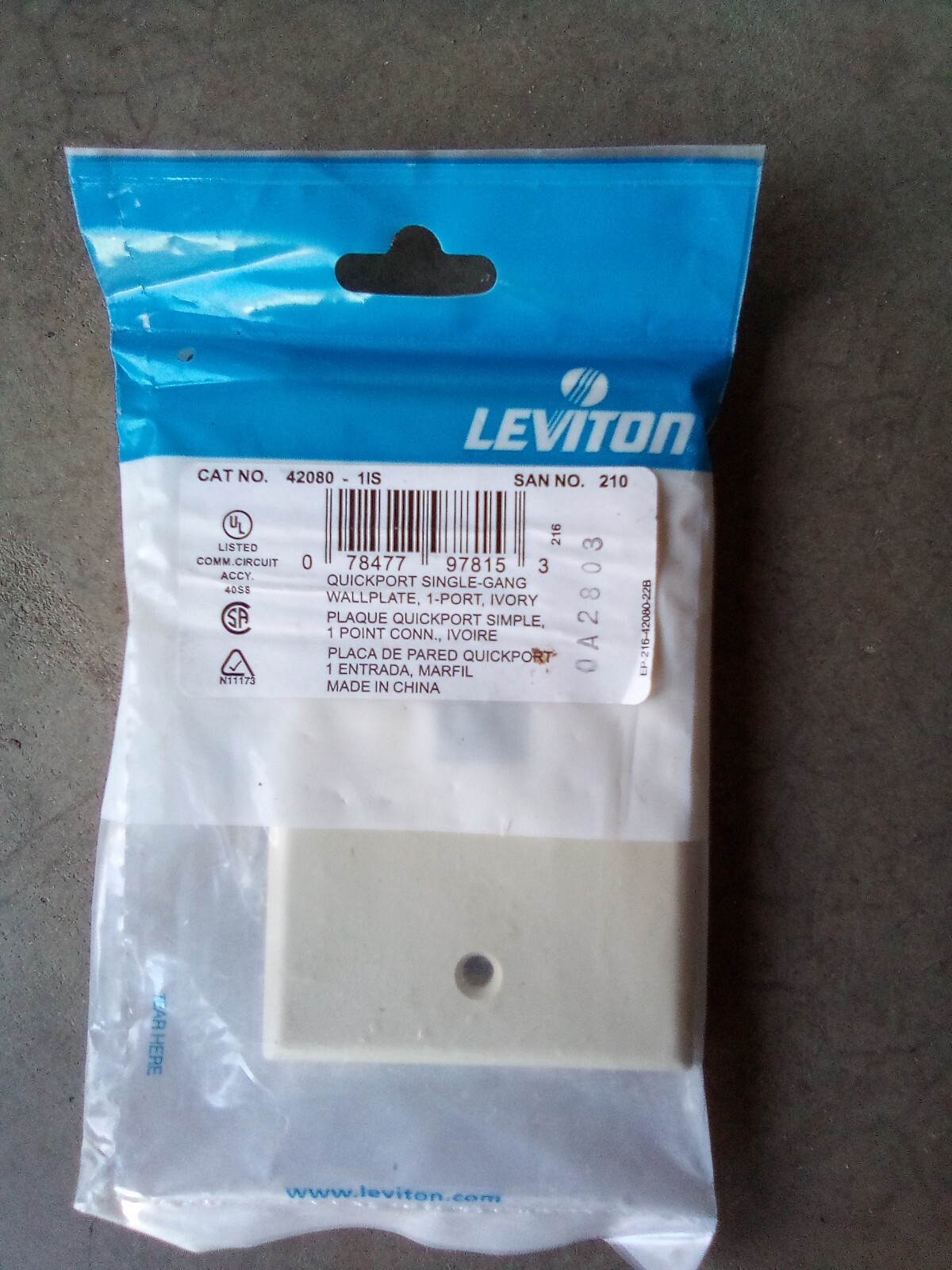 Leviton Cat No. 4208 1IS Single Wallplate 1 Port Ivory 