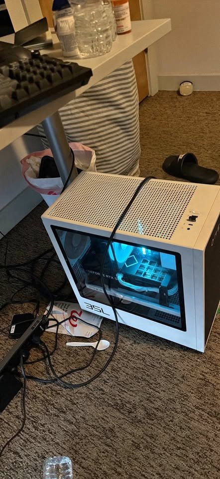 HP OMEN 35L RTX 5070 Ryzen 7 8700F 32GB DDR5 1TB SSD Gaming Desktop PC