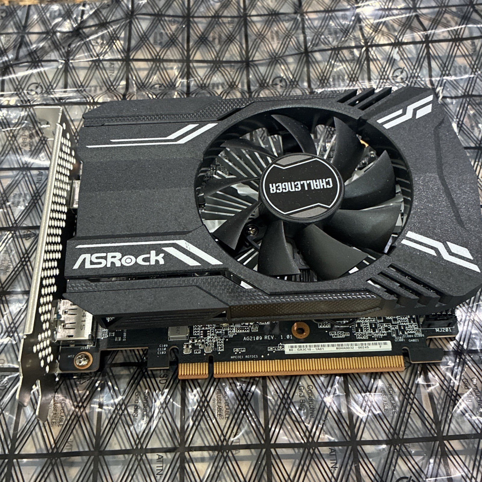 AMD Radeon RX 6400 Challenger ITX 4GB GDDR6 0dB Cooling 16 Gbps Graphics Card