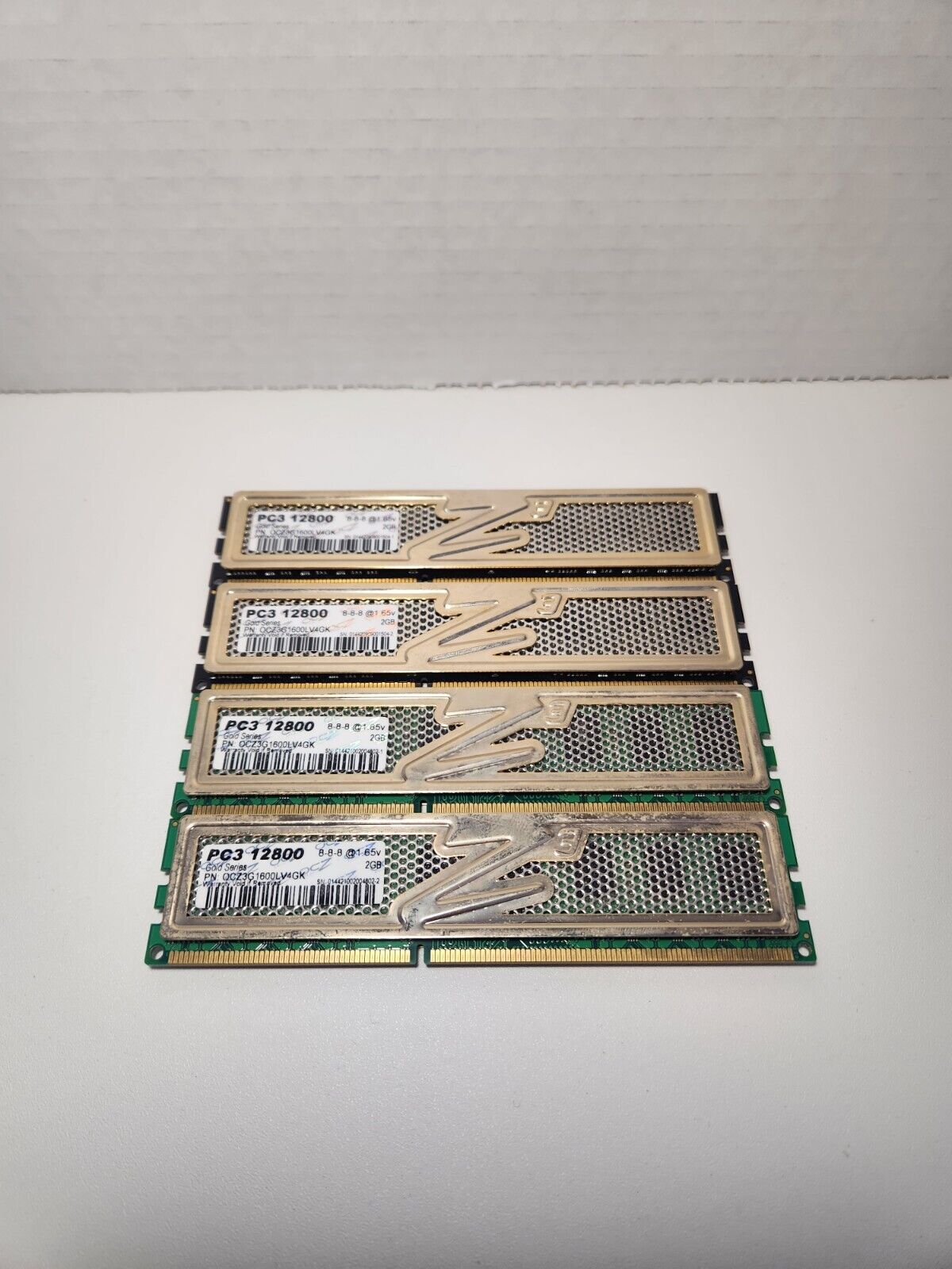 Lot of 4x2 (8GB) OCZ Technology OCZ3G1600LV4GK 2 GB PC3-12800 1600MHz DDR3 SDRAM