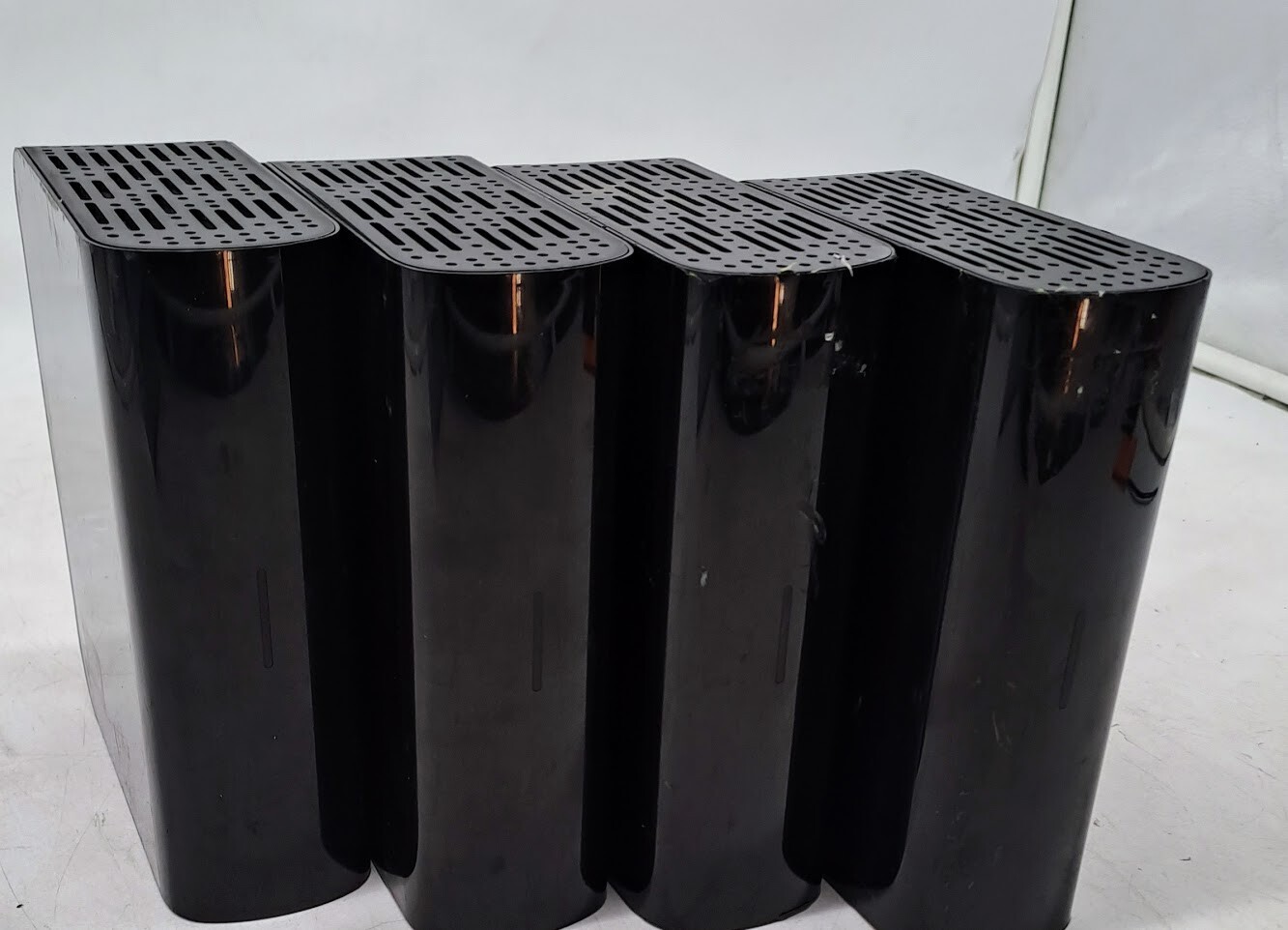 Lot of 4 Western Digital 1TB External Hard Drive WD10000H1U-00/No power adapter